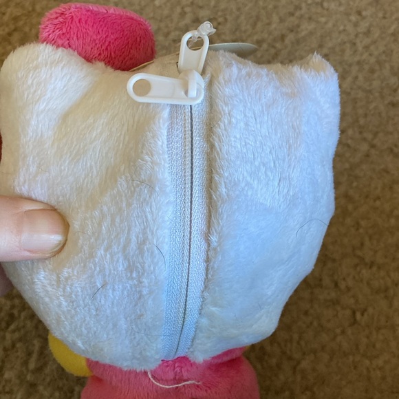 Hello Kitty reversible plush - Picture 3 of 5